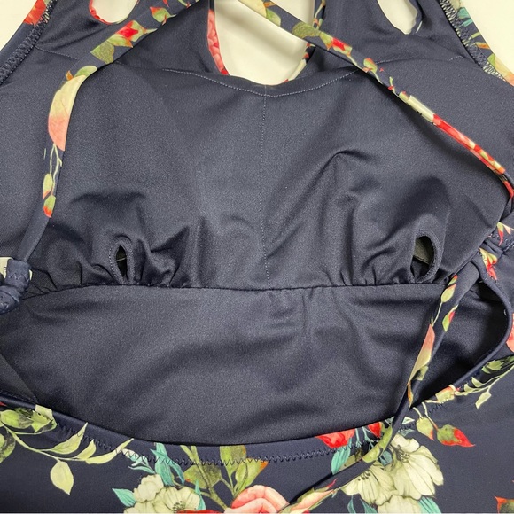 🌺SOLD FLORAL ONE PIECE SWIMSUIT - Picture 9 of 14